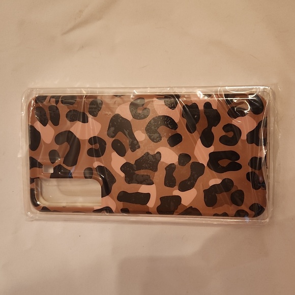Samsung Galaxy S22+ Leopard print phone cover - Picture 3 of 4